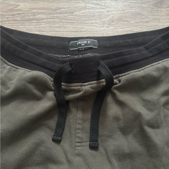 Forever 21 Men's Green Joggers with Black Accents - Picture 3 of 3